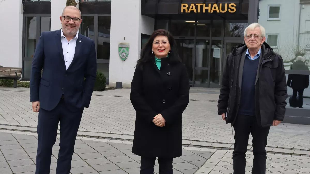 Achim Henkel, Nezahat Barardari und Peter Schmitz (von links) beim Antrittbesuch der Bundestagsabgeordneten in Finnentrop.