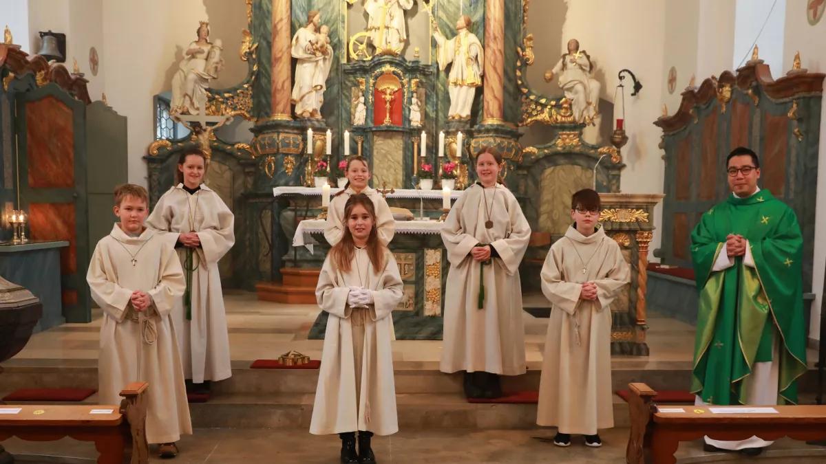 Drei neue Messdiener gehören nun der Gemeinschaft von St. Katharina Heinsberg an.