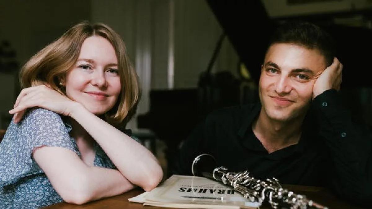 Tatiana Verbeke begleitet von dem Klarinettisten Davit Sarukhanyan.