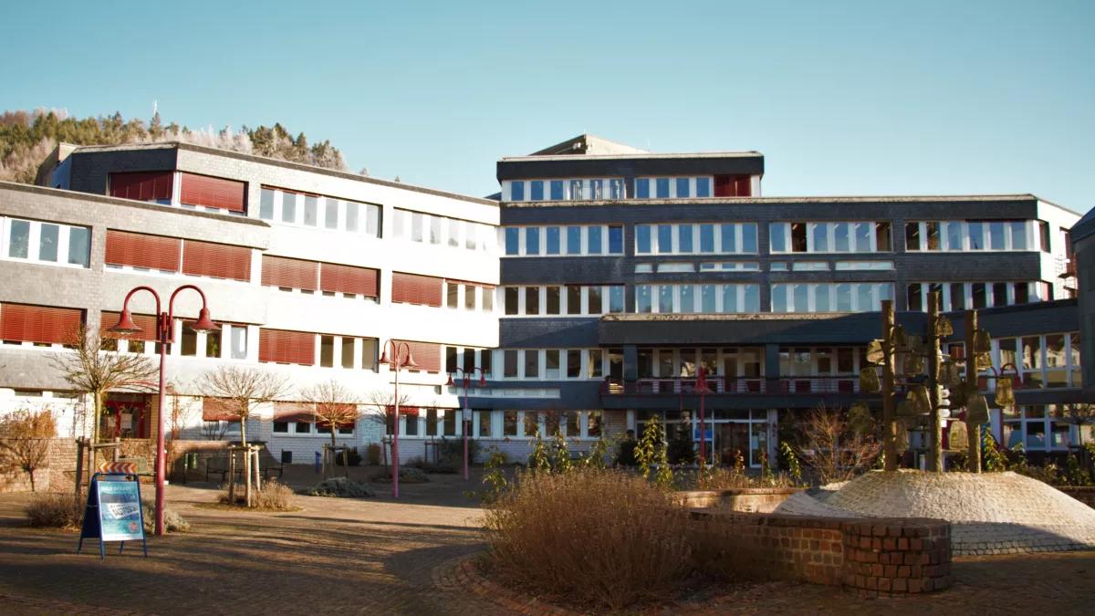 Das Rathaus in Lennestadt-Altenhundem: 46 Jahre lang war Rüdiger Barteit eine feste Institution bei der Stadt Lennestadt.