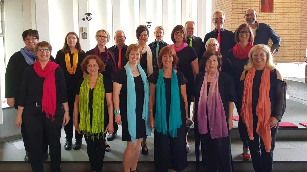 Nach der Pause beginnt das Ensemble mit seinem Programm: „It Is Amazing“.