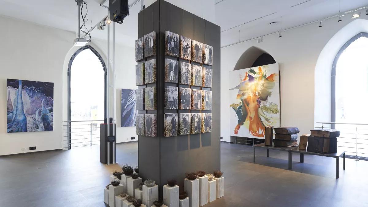 Stadtjubiläum im Südsauerlandmuseum: Acht Künstler stellen aus