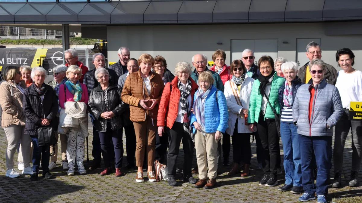 Die Mitglieder der Attendorner Seniorenunion mit ihrer Angela Merkel (Mitte).