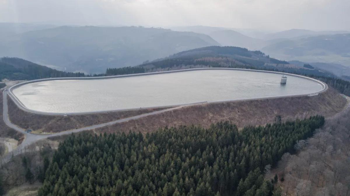 Das Oberbecken in Glinge.