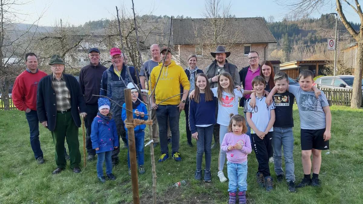 Die fleißigen Helfer haben etwas Gutes für den Klimaschutz getan.
