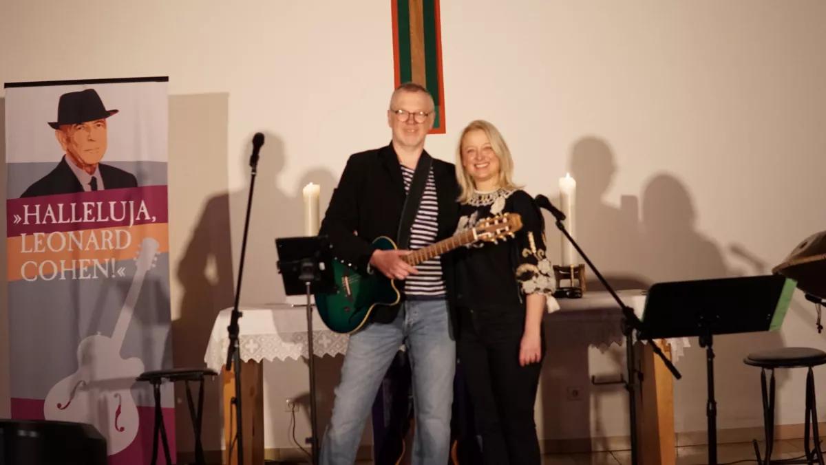 Das Duo „Stine & Stone“, Uwe Birnstein und Kerstin Kipp, war zu Gast in der Ev. Kirche in Grevenbrück.
