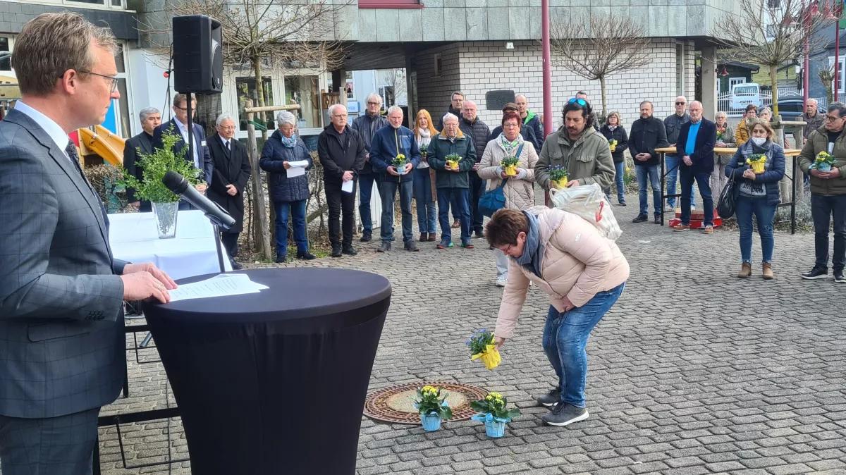 Mehr als 70 Menschen beteten für den Frieden.