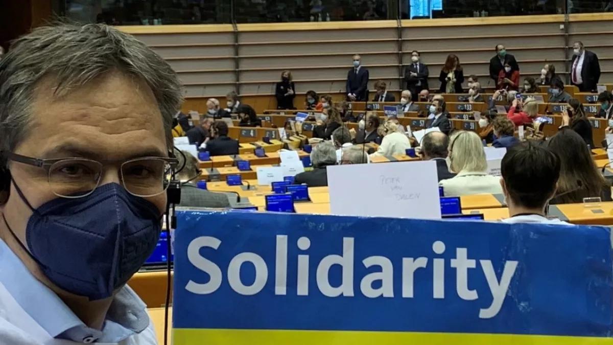 Dr. Peter Liese rät, energietechnische Alternativen zu nutzen und Energie zu sparen.