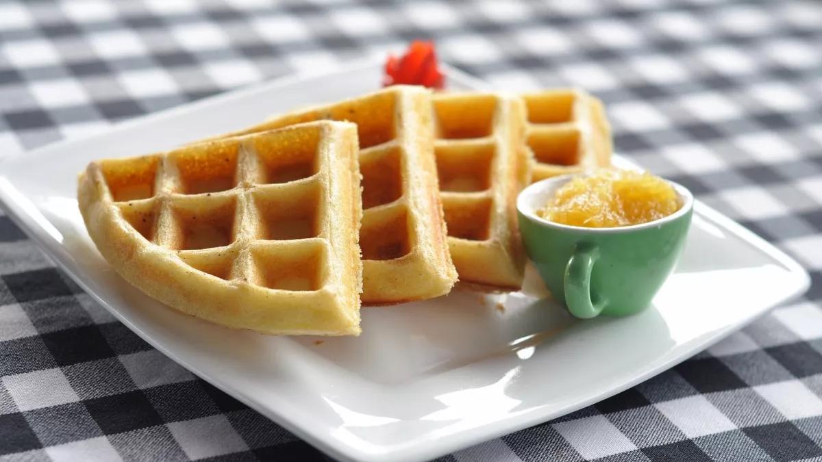 Caritas-Spendenaktion für die Ukraine: Waffelverkauf für den guten Zweck