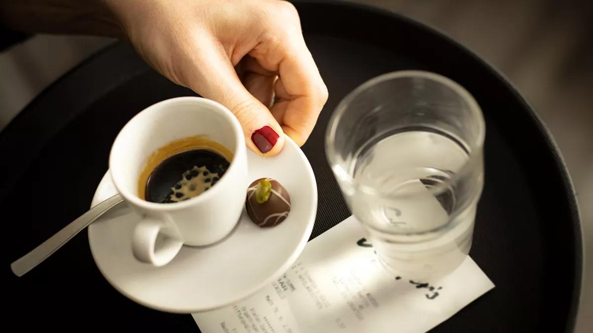 Frauen verdienen im Gastgewerbe 20 Prozent weniger als Männer.