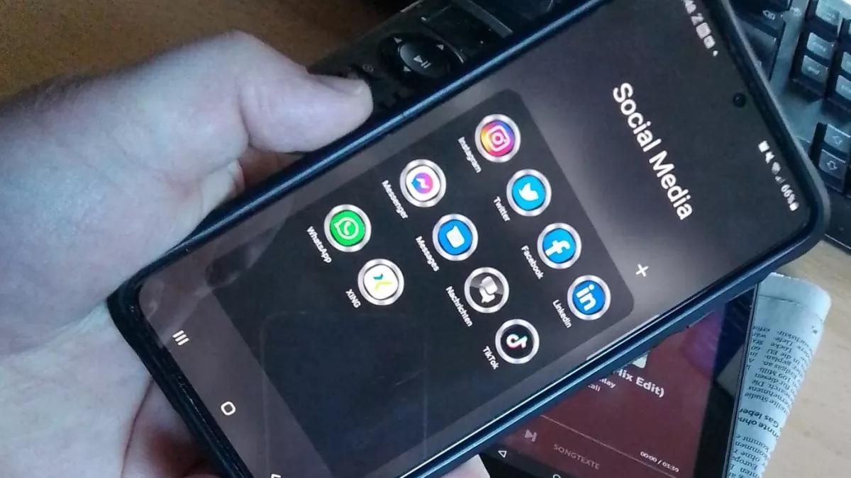 Das Smartphone und die sozialen Medien begleiten uns durchgehend im Alltag.