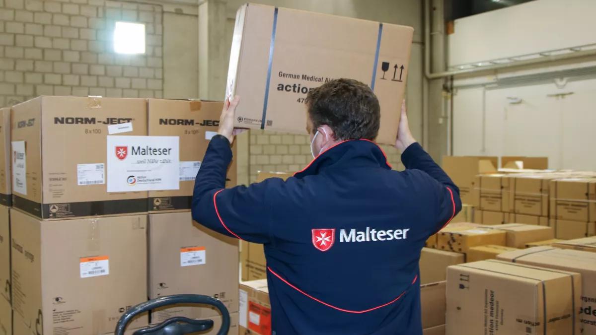 Medizinische Ausrüstung für die Ukraine: Action Medeor und Malteser International bringen Hilfslieferung auf den Weg ins Krisengebiet.