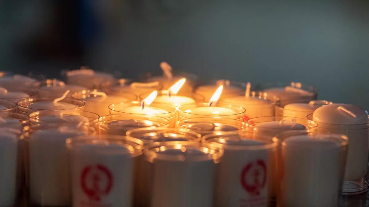 Ukraine-Krieg: Osterkerze als Zeichen des Lebens und des Friedens