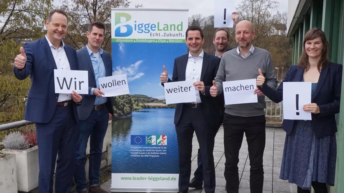 Peter Weber (Vorsitzender von BiggeLand und Bürgermeister der Stadt Olpe), Markus
Hohmann (Gemeinde Wenden), Christian Pospischil (geschäftsführender Vorstand BiggeLand
und Bürgermeister der Stadt Attendorn), Dr. Frank Bröckling (Büro planinvent), Uli Berghof
(geschäftsführender Vorstand BiggeLand und Bürgermeister der Stadt Drolshagen), Hannah
Kath (Regionalmanagement) (v.l.). Es fehlt: Natascha Kempf-Dornseifer.