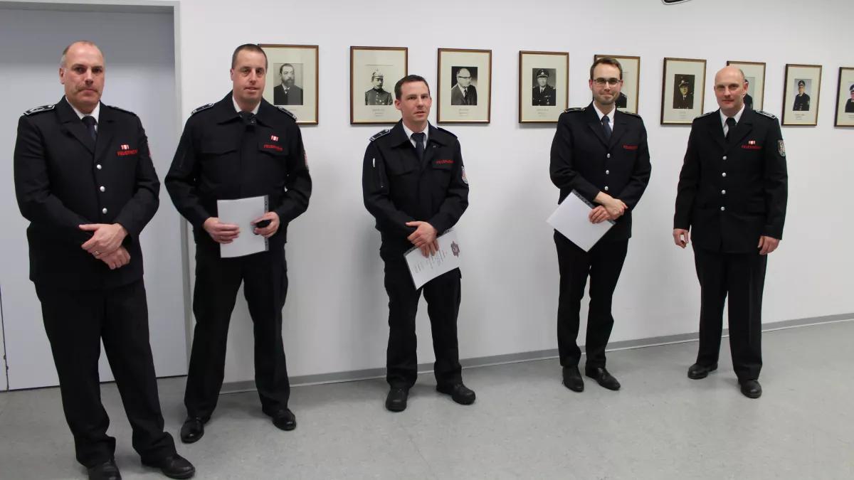 Mehrere Funktionsträger wurden bei der Olper Feuerwehr bestätigt oder neu ernannt.