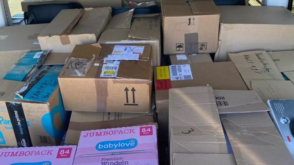 Mit vollgepacktem Bulli geht es in Richtung Ukraine. Die Hilfsgüter werden vor Ort dringend benötigt.