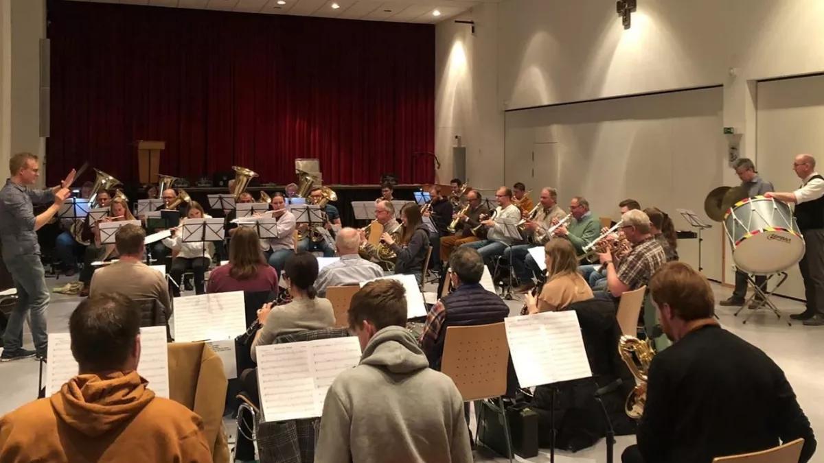 Bei einem Probenwochenende feilten die Musiker an den Stücken.