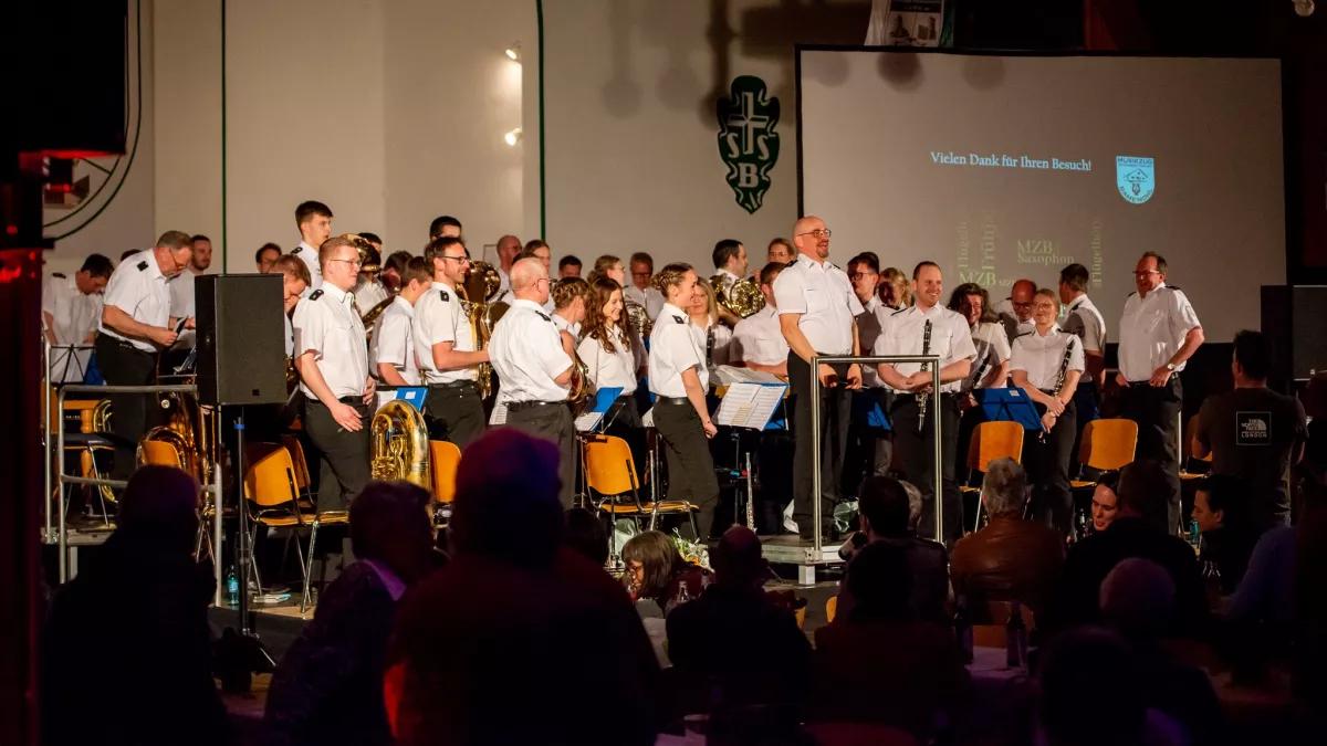 Mit viel Beifall bedankte sich das Publikum beim Musikzug Bamenohl für das gelungene Konzert.