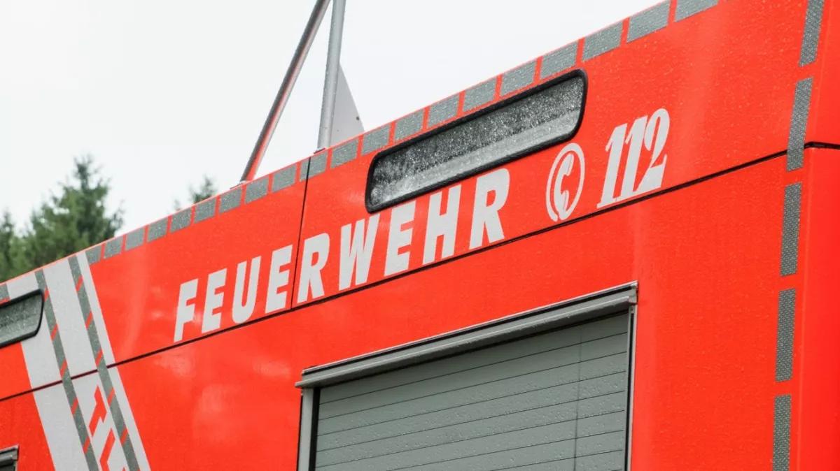 Zimmerbrand in Hofolpe schnell von Feuerwehr gelöscht