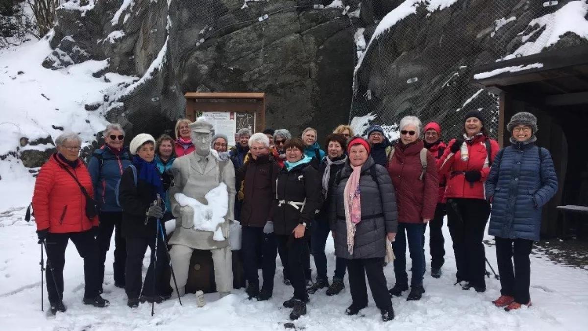 Bei den Teilnehmerinnen der Wanderung herrschte gute Stimmung trotz widrigem Wetter.