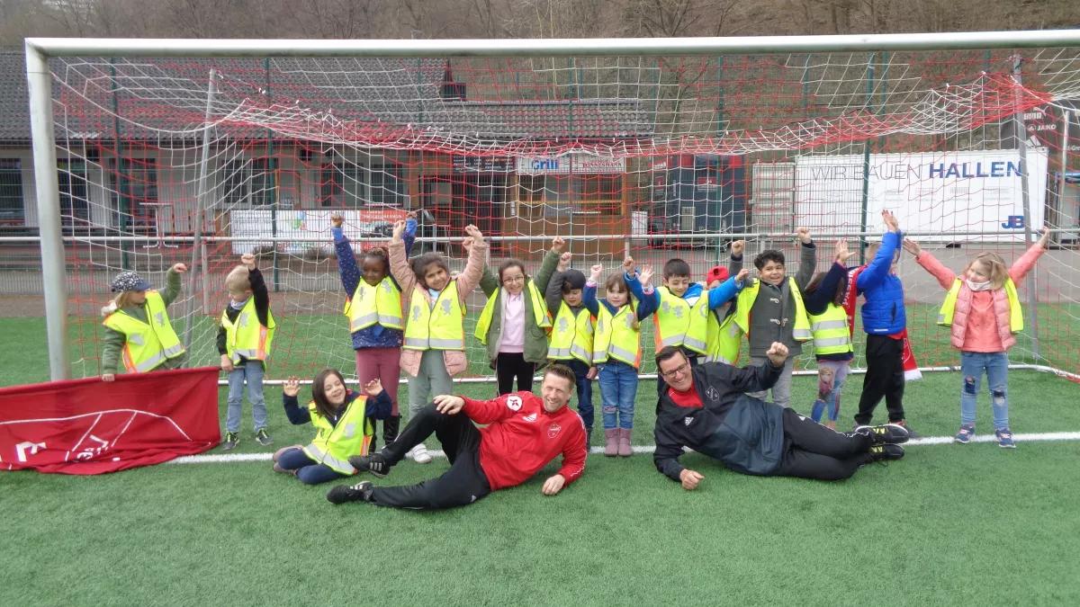 Am Ende waren alle Kinder mehr als zufrieden mit ihrem Aufenthalt im Hensel-Stadion.