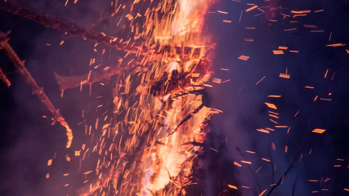 Osterfeuer, Ostern, Brauch, Symbol