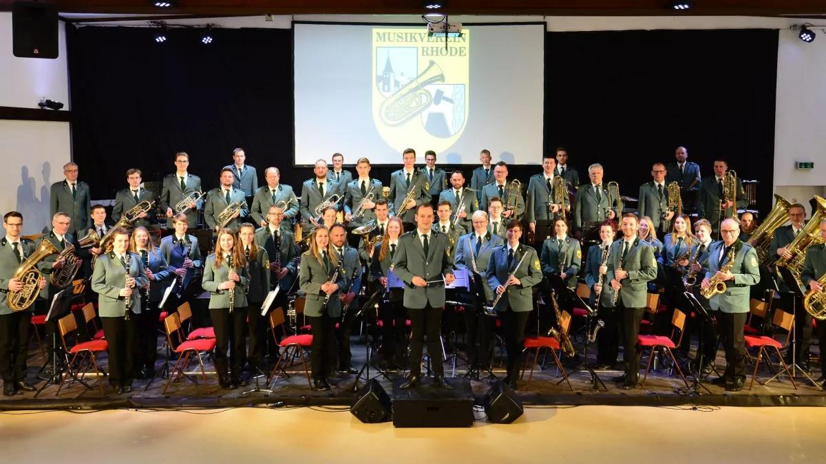 Für die knapp 50 Musiker war es ein ganz besonderer Moment, nach mehr als zwei Jahren erstmals wieder auf der Bühne zu stehen.