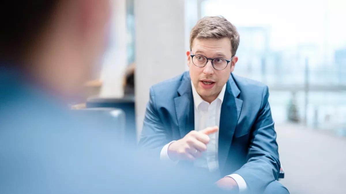 Florian Müller kritisiert die Auflagen der Bundesregierung für die KfW-Neubauförderung.